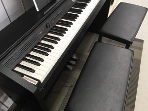 電子ピアノ